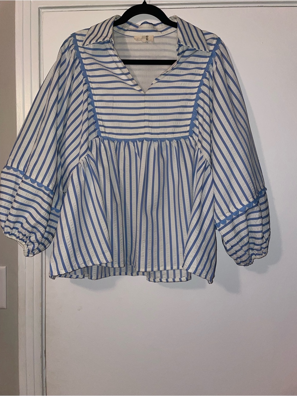 entro Blue & White Striped Balloon-Sleeve Tunic Top
